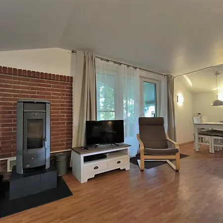 Casa vacanze Paulsen - Gemuetliches Haeuschen Mit Vollstaendig Eingezaeuntem Garten Und Kamin Silberstedt